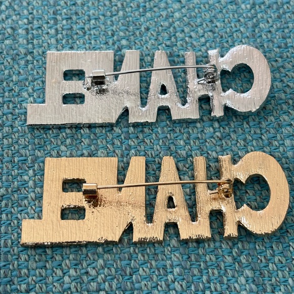 UNISEX RHINESTONE LETTER BROOCH IN GOLD OR SILVER NWOT - Picture 6 of 6